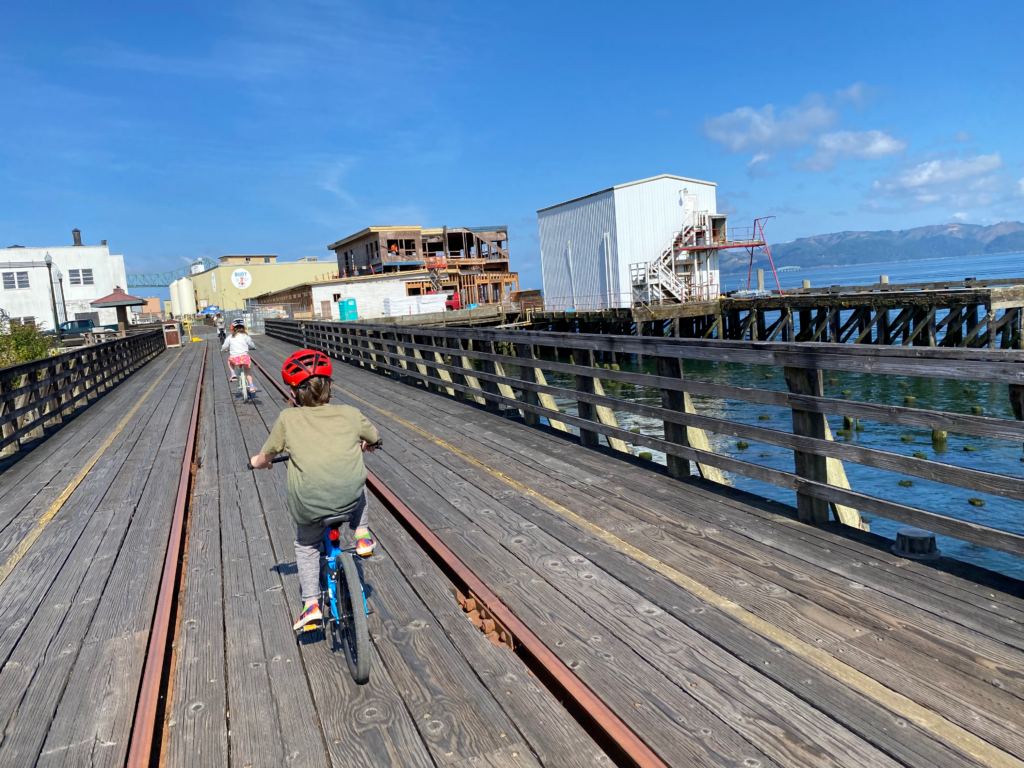 AVAILING OURSELVES OF ASTORIA’S GORGEOUS RIVERWALK – THE RIVER IN QUESTION BEING THE MIGHTY COLUMBIA.